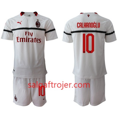 AC Milan Fodboldtrøjer Calhanoglu 10 Børn Udebanesæt 2018/19 Kort ærmer AC Milan Fodboldtrøjer Calhanoglu 10 Børn Udebanesæt 2018/19 Kort ærmer